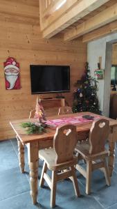 Chalets Chalet savoyard ecoresponsable, quasiment neuf 8 pers : photos des chambres
