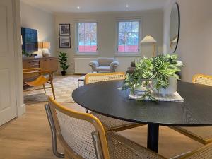 Spacious 2-bed with Free Parking