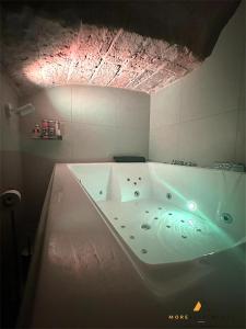 More Apartments Blue Arch suite