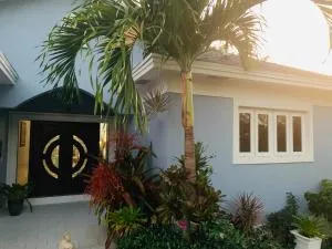 5min Walk from Love Beach A Spacious Home in Nassau - Chub Cay