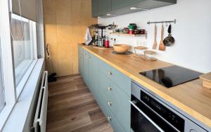 Bright & Cozy Central Studio