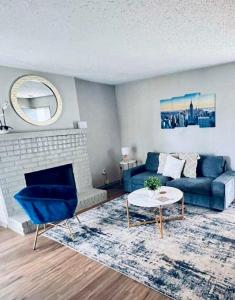 Stylish 1 Bedroom Apartment at SoLA, 5 Minutes to Downtown