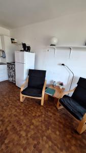 Appartements Le Petit Bouleau : Appartement 1 Chambre - Vue sur Piscine