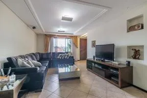 Casa Grande 3 quartos, perto parque Barigui - Ferraria