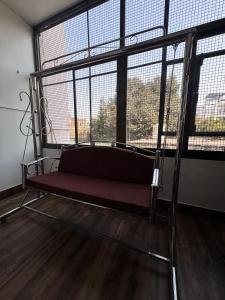 Royal Roots VNS - Entire Place