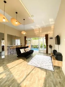 Moonlight by Nginapsini - 希萨鲁阿