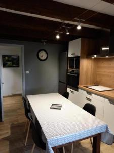 Gîte de France Gratte bruyère 3 épis - Gîte de France 8 personnes MAE-9984