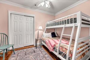 University Place, family stay, practically on JBU campus