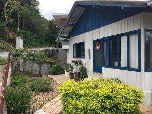 Bluemenhaus, casa inteira com jardim a 1km da Vila Germânica