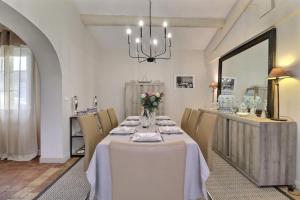 Charming Provence Retreat with Heated Pool and Jacuzzi
