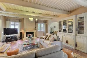 Appartements Charming Provence Retreat with Heated Pool and Jacuzzi : photos des chambres