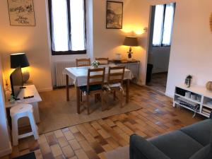 Maisons de vacances Petite maison avec terrasse : photos des chambres