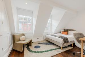 NEW Central 3LVL 3BR with Garden, Prime Knightsbridge