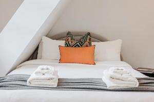 NEW Central 3LVL 3BR with Garden, Prime Knightsbridge