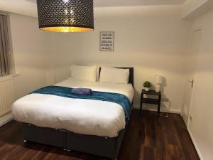 Spacious 3-bed apartment close to Birmingham City with free parking with Netflix contractor stays welcome