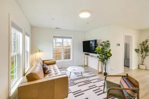 Walk to Cowboys Games Arlington Home with Yard! - 阿林顿