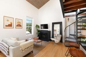 Private Venice Beach Loft - Steps to the Beach & Canals