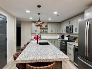 Family Friendly Condo - Park City (Sleeps 8+)