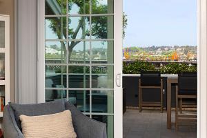 Trackside Tides - DM2925