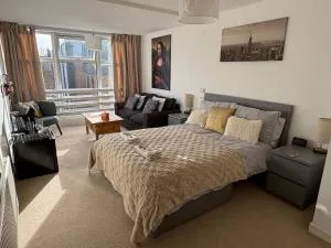 Jeans Place Watergate St Rows near racecourse - Gresford