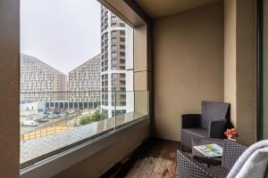 BNB SkyPark Retreat with Balcony