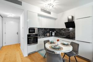 BNB SkyPark Retreat with Balcony