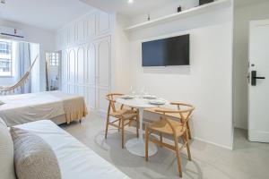 Studio Reformado perto das melhores praias do Rio de Janeiro com Wi-fi Rápido