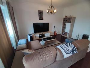 Almada, T2 apartment w balcony, Feijo, Lisbon