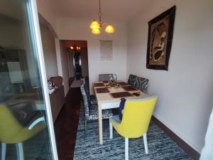 Almada, T2 apartment w balcony, Feijo, Lisbon