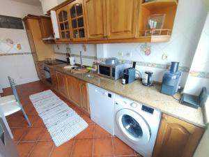 Almada, T2 apartment w balcony, Feijo, Lisbon