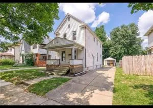 The Perazim - أكرون