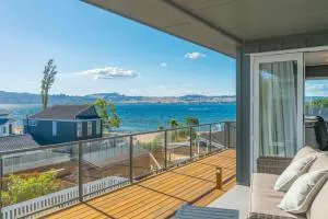 Willow Lake House - Lake Taupo Holiday Home - Waitahanui