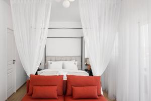 Rooftops of Athens - Vathi Studio Jacuzzi & View