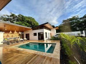 Casa Agua Salada Villa #1 within walking distance to the beach
