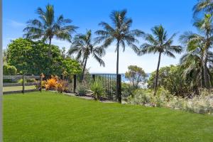 Mooloomba Four by Discover Stradbroke