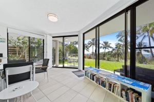 Mooloomba Four by Discover Stradbroke