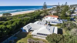 Birdsong - Beach Front Property With Ocean Views - Wooli