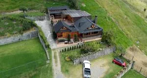 Vacaciones en Cuenca, quédate en Picota Cucho una encantadora quinta VIP con jacuzzi, turco, zona BBQ a 10km del centro de la ciudad - 20 huéspedes - 3 habitaciones - Chunchi