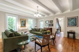 The School House - Walk to all Shops and Restaurants - New Remodel - Sunderland