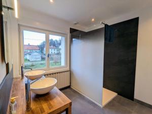 Maisons de vacances Gite confortable avec terrasse et vue montagne, proche loisirs et pistes - FR-1-589-755 : photos des chambres
