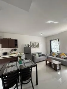 Almond drive 2BR Townhouse Near SRP Nustar Talisay - 塔里萨伊