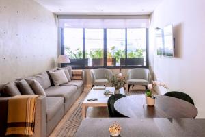 Junto a embajada de USA!