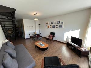 Appartements Duplex T3 lumineux avec terrasse, parking, a 5 min du centre - FR-1-239-1092 : photos des chambres