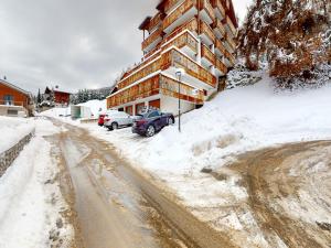 Apartment in central location with views