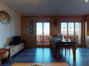 Apartment in Veysonnaz with Ski-In Ski-Out