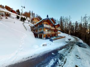 Apartment in Veysonnaz with Ski-In Ski-Out