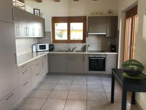 Authentic Apartment With Mountain View