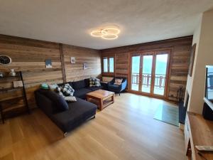 Mountain apartment with parking