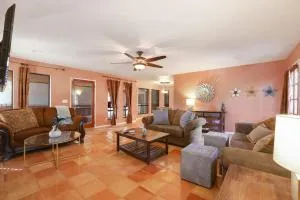 Happy Hours Pretty Quiet Comfortable Suite #2 - Exeter