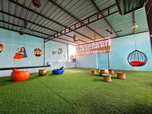 SantKripa Backpackers 400 Mtr from Railway station